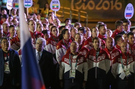 Флаг России поднят в олимпийской деревне Рио-де-Жанейро