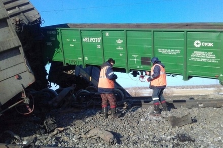 Три человека погибли в Приамурье при столкновении поезда и грузовика ЗИЛ