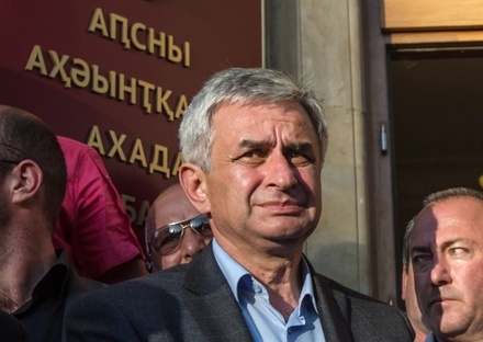 ЦИК Абхазии заявил о победе Рауля Хаджибмы на выборах президента