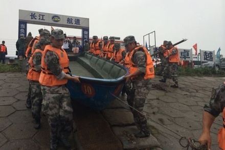 В Китае на реке Янцзы затонул теплоход с туристами