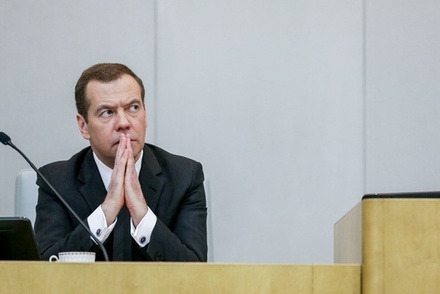 Томский пенсионер больше не будет переводить Медведеву деньги
