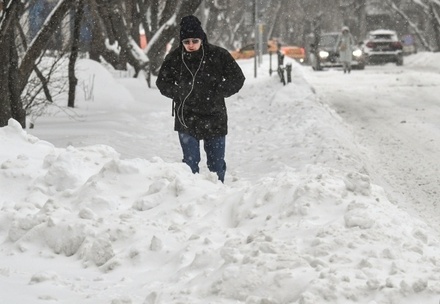 Высота сугробов в Москве достигла максимума за эту зиму