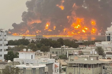 Более 80 человек пострадали в результате израильских авиаударов по Ходейде в Йемене