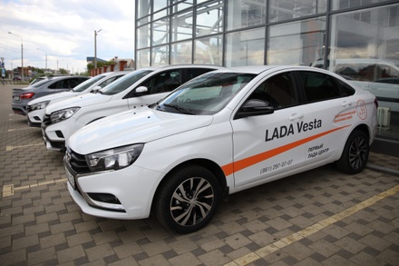 «АвтоВАЗ» начал продажи обновлённой Lada Vesta