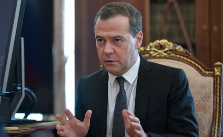 Медведев выступил за возможность индивидуальных санкций против физлиц и юрлиц США
