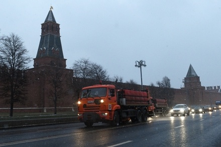 Водителей в Москве призвали соблюдать ПДД из-за гололедицы