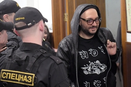 Минкультуры РФ объяснило просьбу оставить Серебренникова под арестом