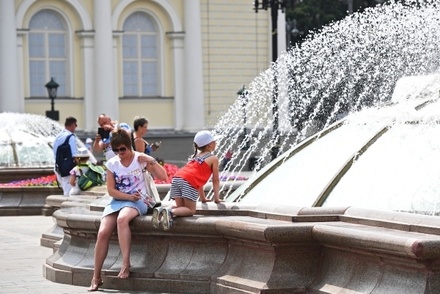 Климатолог предупредил о риске аномальной жары в России