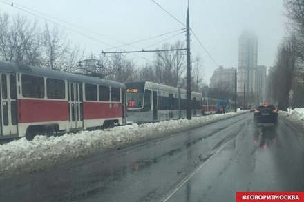На Живописной улице в Москве остановились трамваи