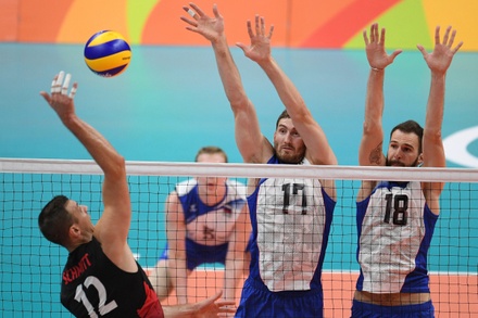 Мужская сборная России по волейболу прошла в полуфинал Олимпиады в Бразилии