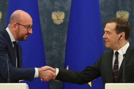 Премьер Бельгии сообщил об отсутствии у ЕС планов расширять санкции против РФ