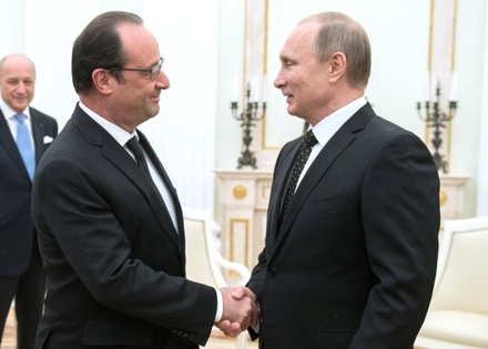 Путин поблагодарил президента Франции за открытый и предметный диалог