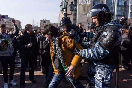 Арест главы Удмуртии объяснили желанием власти вытеснить протестную повестку