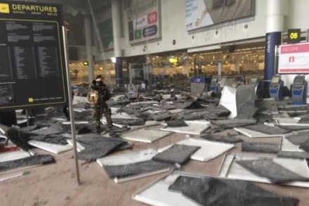 СМИ сообщают о 14 погибших в результате взрывов в аэропорту Брюсселя