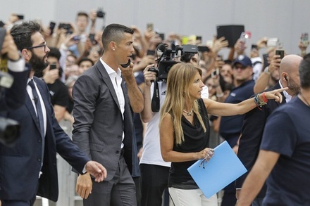 Криштиану Роналду официально представлен в качестве футболиста «Ювентуса»