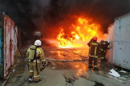 В Уфе произошёл крупный пожар на нефтехимическом заводе