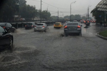 Сильный дождь не повлиял на дорожную ситуацию в столице