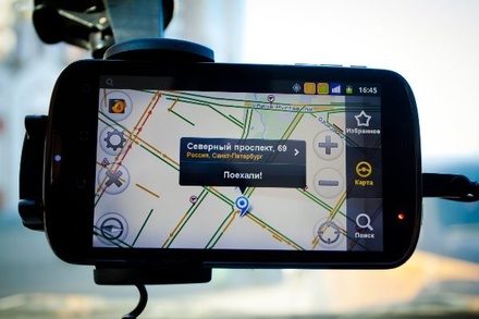 «Яндекс. Навигатор» научится строить маршруты до каждого подъезда и по выделенным полосам