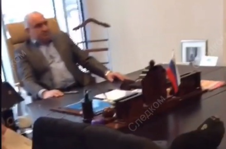 СКР опубликовал видео задержания отца сенатора Рауфа Арашукова