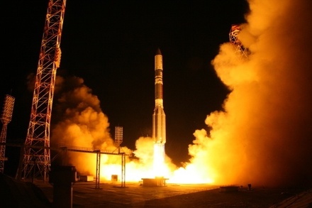 Ракета «Протон-М» с самым мощным российским спутником стартовала с Байконура
