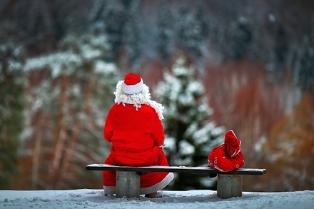 Неизвестный в костюме Деда Мороза украл норковую шубку из церкви в Мытищах