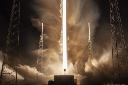Ракета Falcon 9 с интернет-спутниками стартовала с третьей попытки