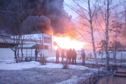 Экологи заявили о выбросе вредных веществ из-за пожара на химзаводе в Щёлкове