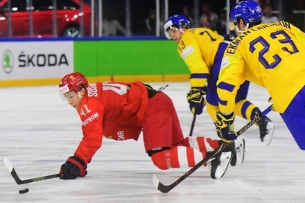 Хоккеисты сборной России проиграли шведам на чемпионате мира