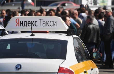 «Яндекс.Такси» может оказать помощь пострадавшим при наезде на пешеходов на Ильинке
