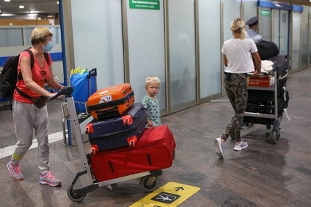 Отменена 14-дневная самоизоляция для возвращающихся в РФ вывозными рейсами