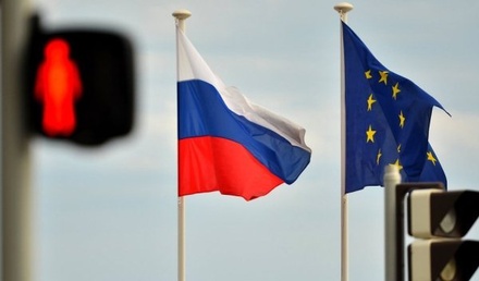 В Совфеде назвали массовым психозом высылку российских дипломатов из стран ЕС и США
