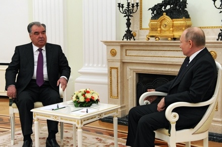 Владимир Путин обсудил с главой Таджикистана ситуацию в Афганистане