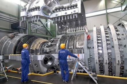 Siemens приостановит поставки турбин связанным с Россией клиентам