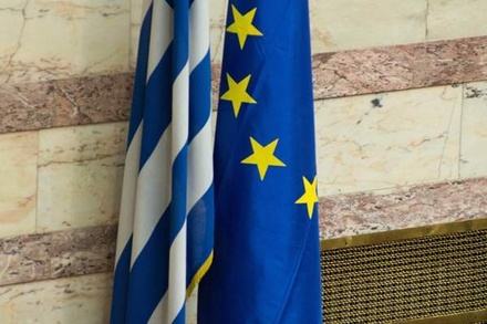 Еврогруппа одобрила выделение Греции 15 млрд евро