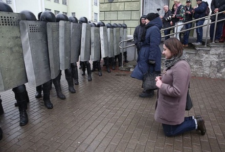 СМИ сообщают о задержании в Минске более 100 участников акции оппозиции