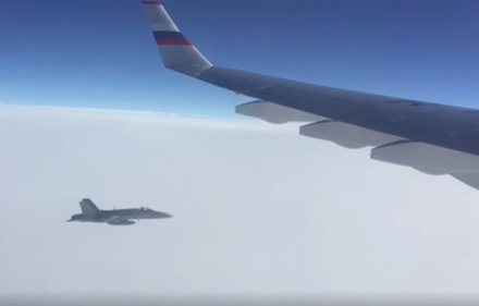 Борт с делегацией РФ на саммит АТЭС сопровождали военные самолёты Швейцарии