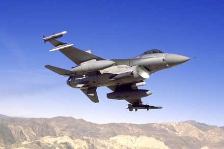 Самолёт F-16 ВВС США разбился в штате Невада