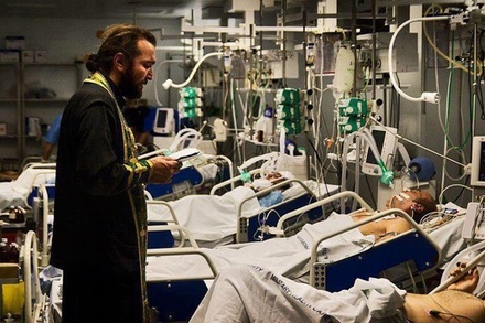 РПЦ призвала разрешить священникам посещать пациентов с COVID-19 в больницах