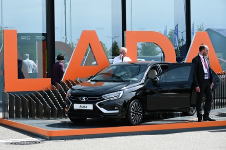 Владимир Путин назвал Lada Aura комфортным автомобилем с хорошим управлением