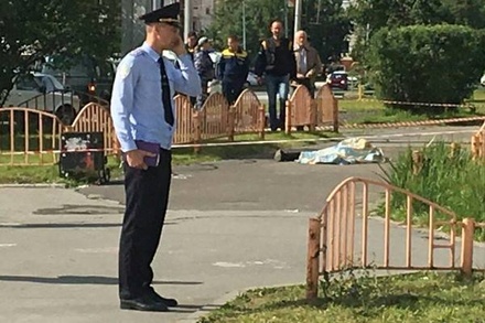 СМИ сообщили о нападении двух неизвестных с ножами на прохожих в Сургуте