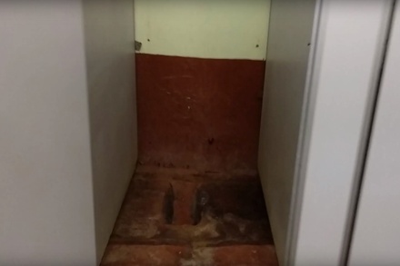 Карельские школьники пожаловались на туалеты в учебном заведении: исходит тошнотворный запах