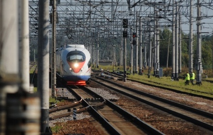 На железной дороге нарушилось движение из Твери в Москву