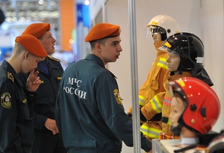 В МЧС опровергли нехватку спецодежды для московских пожарных