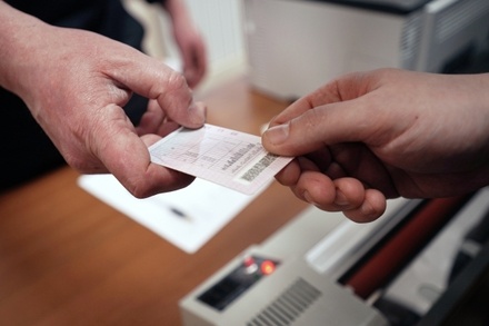 В Москве возобновили регистрацию автомобилей и замену водительских прав
