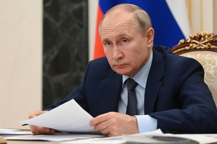 Владимир Путин потребовал ускорить темпы вакцинации от коронавируса