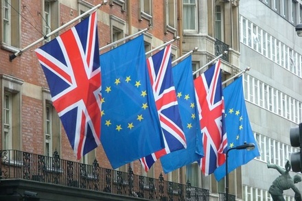 Британия предложит ЕС заключить временный таможенный союз