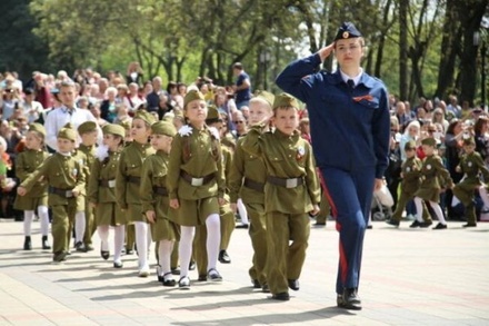 В Госдуме раскритиковали детсадовские парады с муляжами оружия