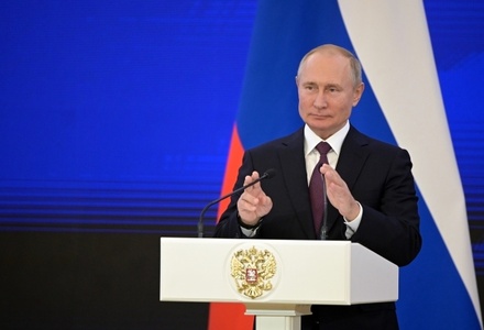 Владимир Путин поручил подготовить единые словари с нормами литературного языка