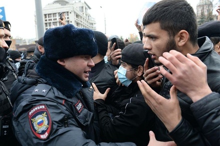 В Москве задержали участников пикета у посольства Франции