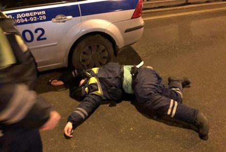 В Москве лишённый прав таксист сбил инспектора ГИБДД